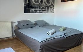 Hotello Apartmanhaz Es Panzio